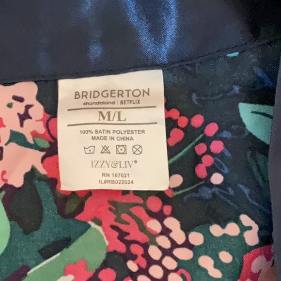 Silky poly robe from the limited Target Bridgestone Collection - Picture 2 of 3